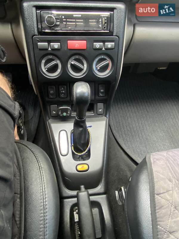 Позашляховик / Кросовер Land Rover Freelander 2003 в Запоріжжі