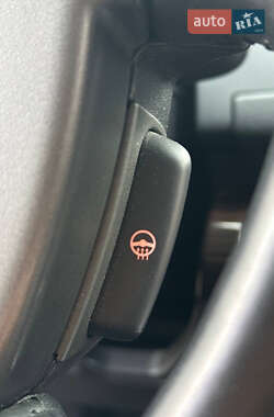 Позашляховик / Кросовер Land Rover Freelander 2013 в 