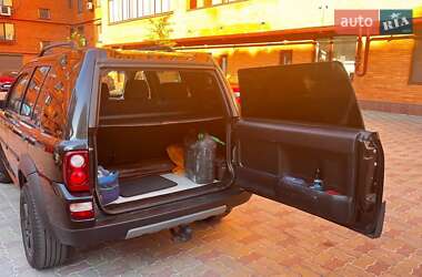 Позашляховик / Кросовер Land Rover Freelander 2004 в 