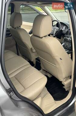 Внедорожник / Кроссовер Land Rover Freelander 2013 в 