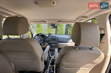 Позашляховик / Кросовер Land Rover Freelander 2010 в 