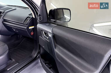 Внедорожник / Кроссовер Land Rover Freelander 2011 в 