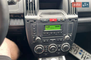 Позашляховик / Кросовер Land Rover Freelander 2010 в 