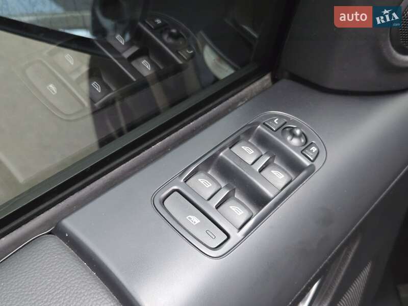 Позашляховик / Кросовер Land Rover Freelander 2012 в Києві