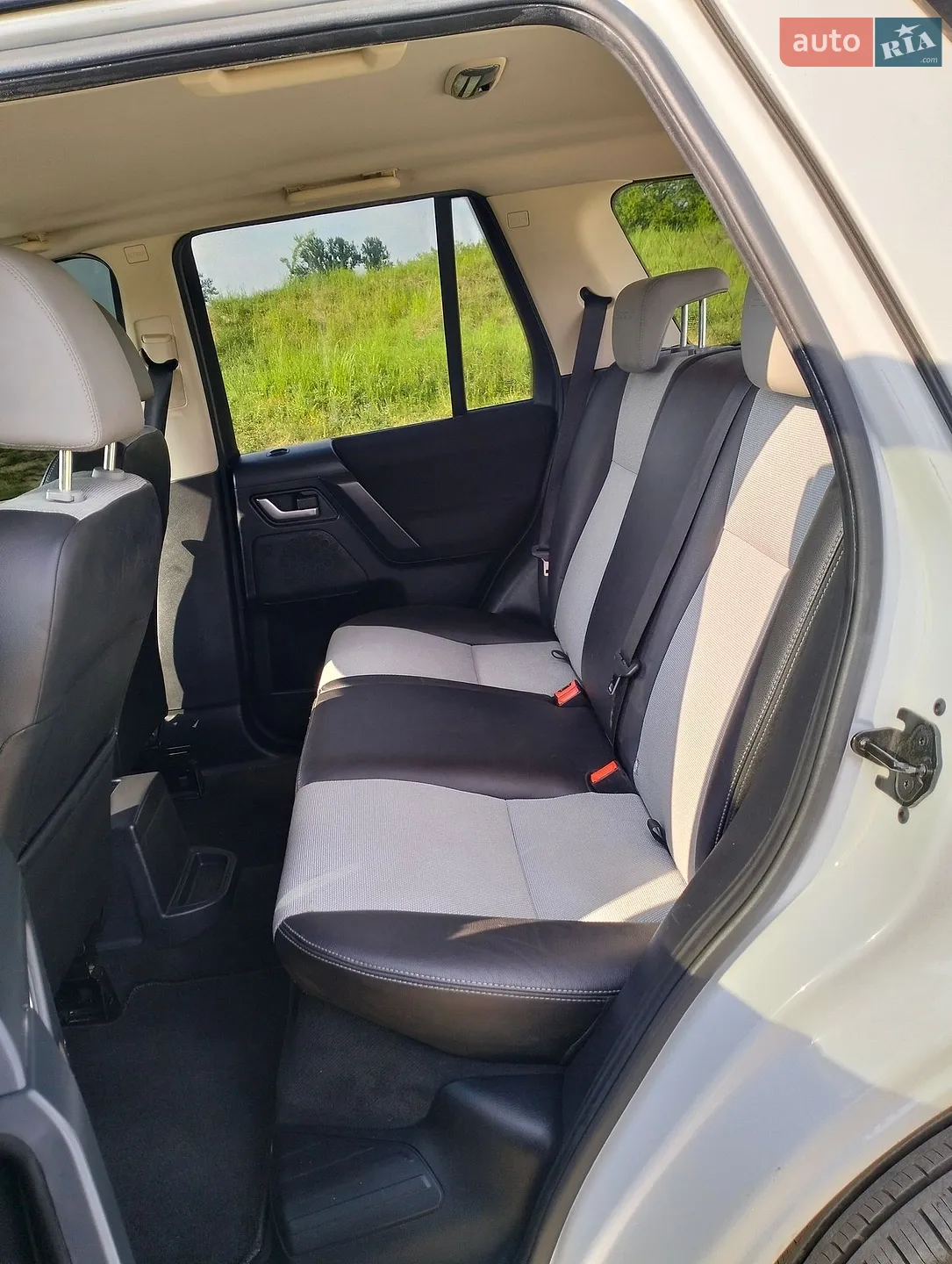 2014 Land Rover Freelander - мініатюра 51