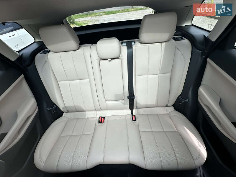 Позашляховик / Кросовер Land Rover Range Rover Evoque 2015 в Мукачевому