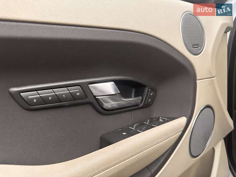Внедорожник / Кроссовер Land Rover Range Rover Evoque 2013 в Киеве
