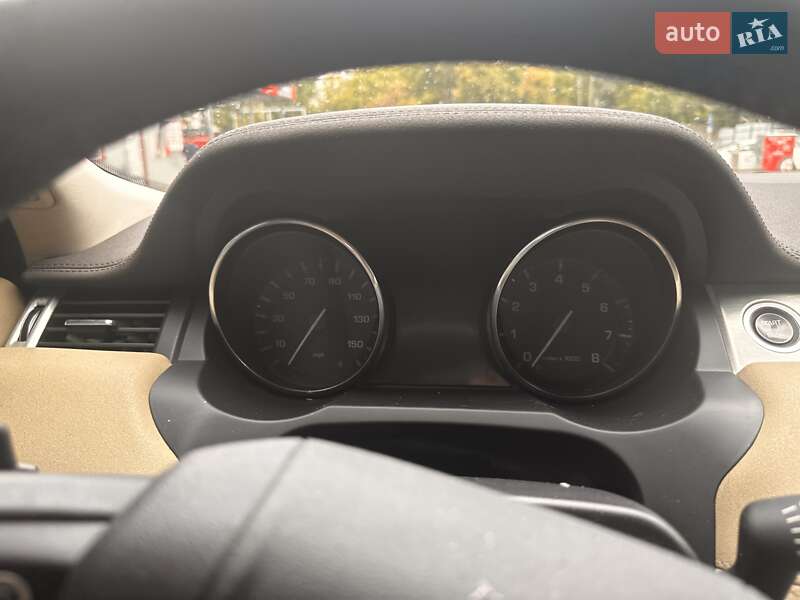 Внедорожник / Кроссовер Land Rover Range Rover Evoque 2013 в Киеве