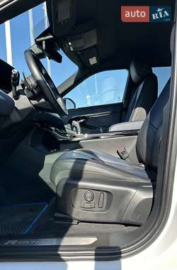 Внедорожник / Кроссовер Land Rover Range Rover Evoque 2019 в 