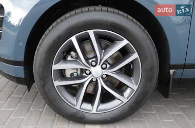 Позашляховик / Кросовер Land Rover Range Rover Evoque 2024 в 