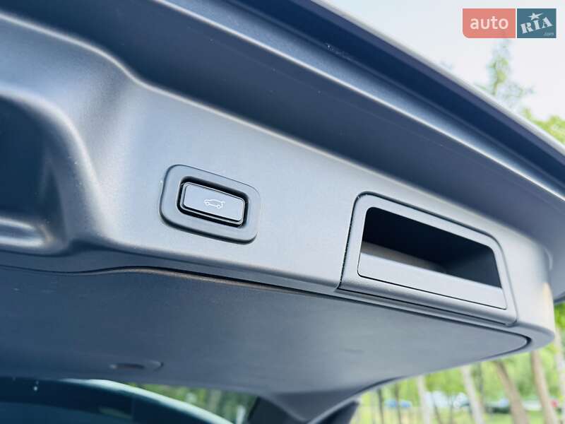 Внедорожник / Кроссовер Land Rover Range Rover Evoque 2019 в Киеве