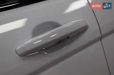 Внедорожник / Кроссовер Land Rover Range Rover Evoque 2015 в 
