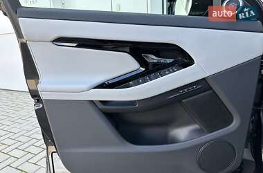 Внедорожник / Кроссовер Land Rover Range Rover Evoque 2023 в 