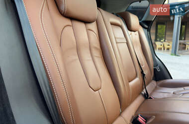 Внедорожник / Кроссовер Land Rover Range Rover Evoque 2012 в 