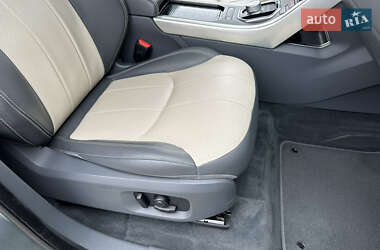 Внедорожник / Кроссовер Land Rover Range Rover Evoque 2015 в 