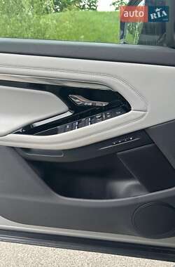 Внедорожник / Кроссовер Land Rover Range Rover Evoque 2021 в 