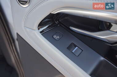 Внедорожник / Кроссовер Land Rover Range Rover Evoque 2019 в 