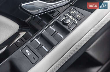 Внедорожник / Кроссовер Land Rover Range Rover Evoque 2019 в 
