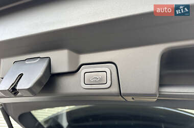 Внедорожник / Кроссовер Land Rover Range Rover Evoque 2015 в 