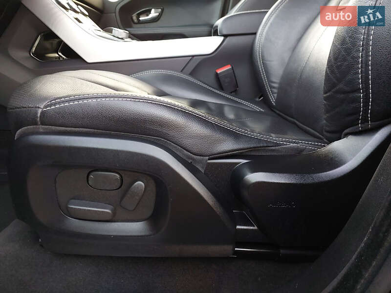 Внедорожник / Кроссовер Land Rover Range Rover Evoque 2015 в Ровно