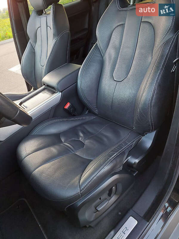 Внедорожник / Кроссовер Land Rover Range Rover Evoque 2015 в Ровно