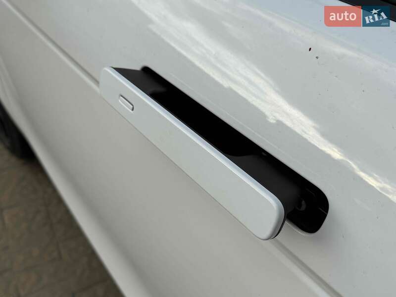 Внедорожник / Кроссовер Land Rover Range Rover Evoque 2019 в Львове