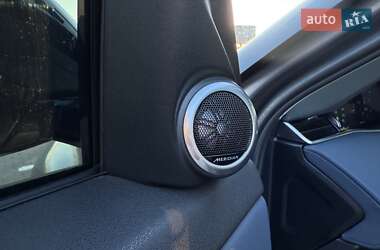 Внедорожник / Кроссовер Land Rover Range Rover Evoque 2019 в 