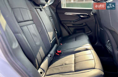 Внедорожник / Кроссовер Land Rover Range Rover Evoque 2022 в 