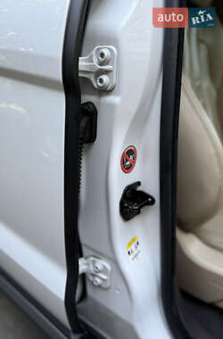 Внедорожник / Кроссовер Land Rover Range Rover Evoque 2013 в 