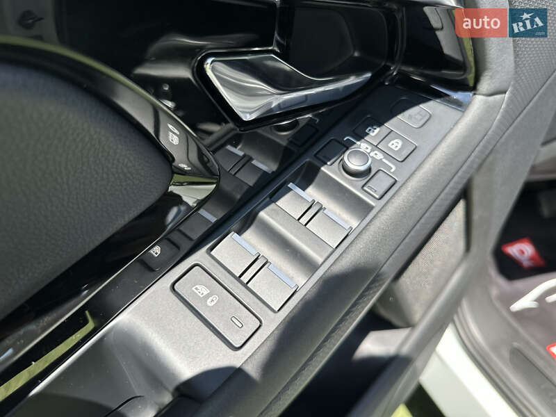 Внедорожник / Кроссовер Land Rover Range Rover Evoque 2022 в Одессе