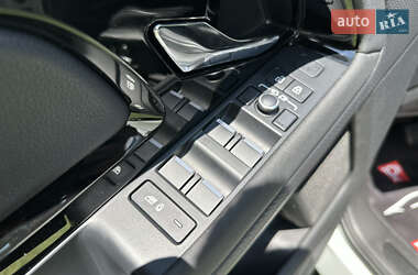 Внедорожник / Кроссовер Land Rover Range Rover Evoque 2022 в 