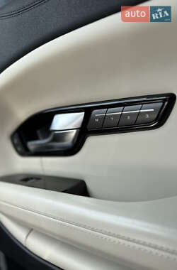 Внедорожник / Кроссовер Land Rover Range Rover Evoque 2015 в 