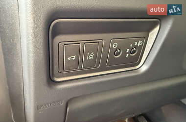 Внедорожник / Кроссовер Land Rover Range Rover Evoque 2015 в 