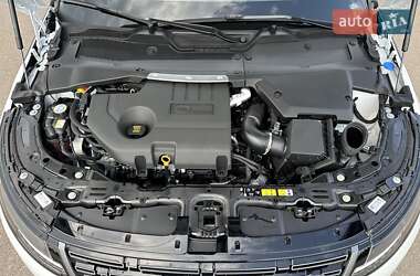 Внедорожник / Кроссовер Land Rover Range Rover Evoque 2024 в 