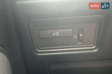 Внедорожник / Кроссовер Land Rover Range Rover Evoque 2015 в 