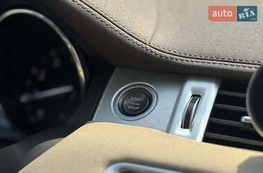 Внедорожник / Кроссовер Land Rover Range Rover Evoque 2015 в 