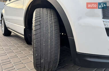 Внедорожник / Кроссовер Land Rover Range Rover Evoque 2013 в 
