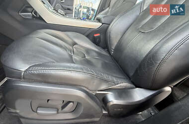 Внедорожник / Кроссовер Land Rover Range Rover Evoque 2015 в 