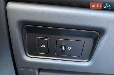 Внедорожник / Кроссовер Land Rover Range Rover Evoque 2016 в 