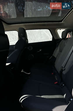 Внедорожник / Кроссовер Land Rover Range Rover Evoque 2015 в 