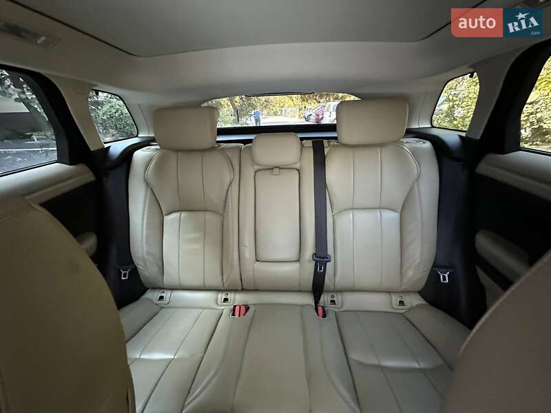 Внедорожник / Кроссовер Land Rover Range Rover Evoque 2016 в Николаеве