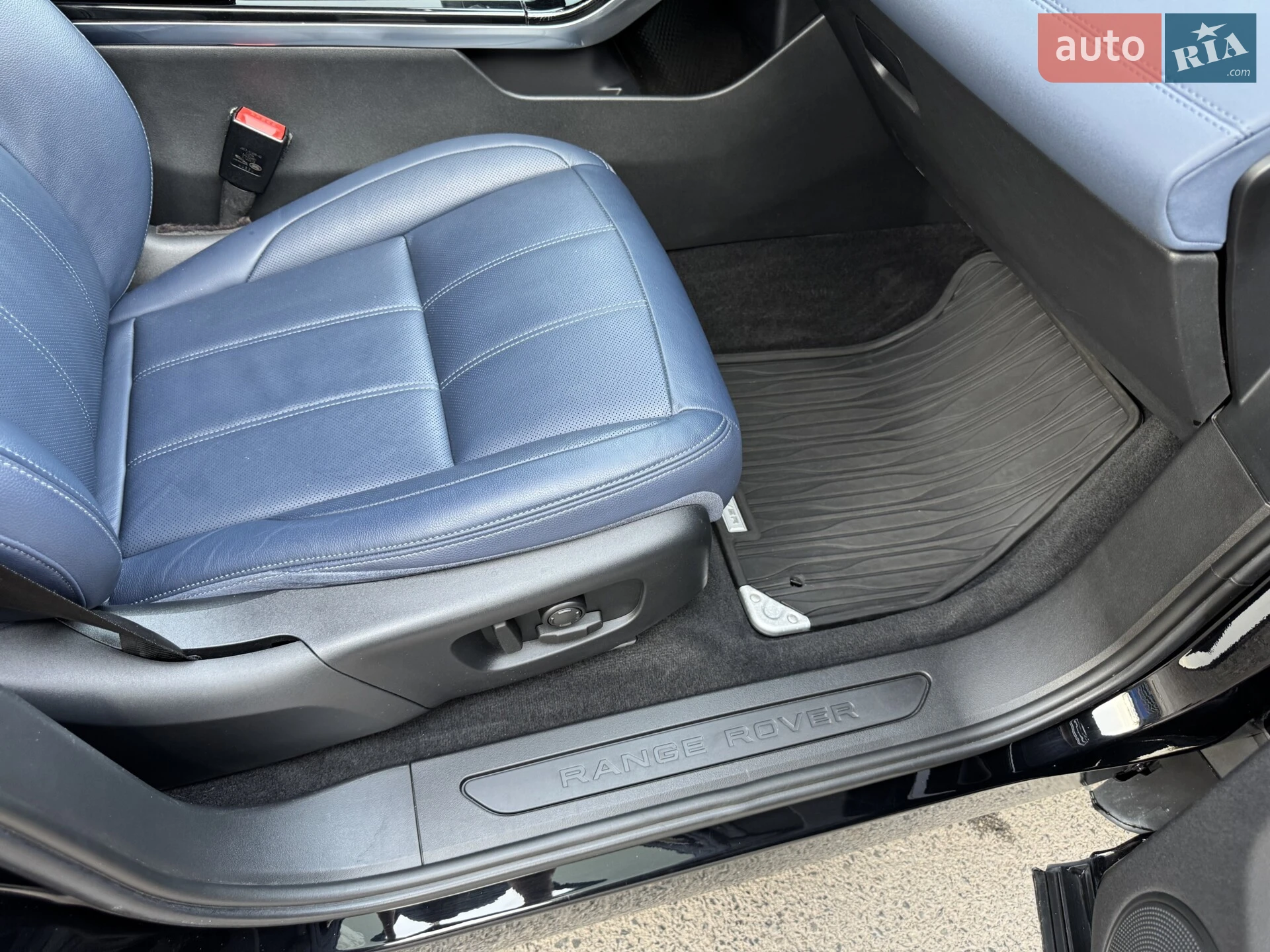 2019 Land Rover Range Rover Evoque - мініатюра 27