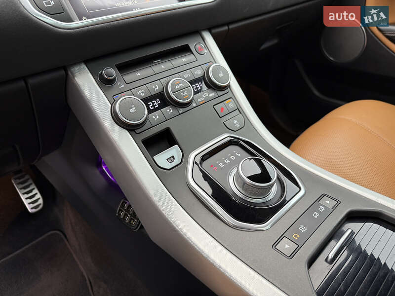 Внедорожник / Кроссовер Land Rover Range Rover Evoque 2015 в Ровно
