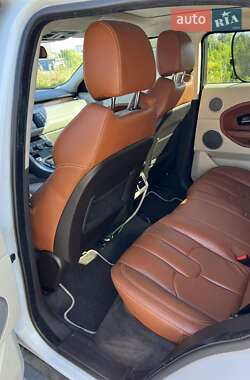Внедорожник / Кроссовер Land Rover Range Rover Evoque 2012 в 