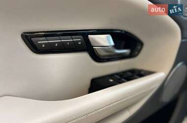 Внедорожник / Кроссовер Land Rover Range Rover Evoque 2017 в 