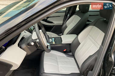 Внедорожник / Кроссовер Land Rover Range Rover Evoque 2019 в 