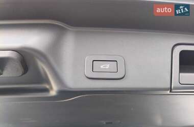 Внедорожник / Кроссовер Land Rover Range Rover Evoque 2024 в 