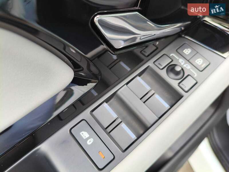 Внедорожник / Кроссовер Land Rover Range Rover Evoque 2024 в Киеве
