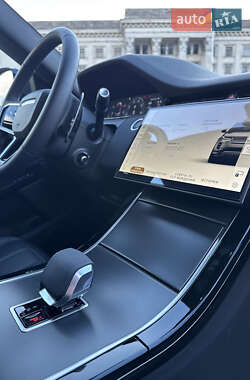 Позашляховик / Кросовер Land Rover Range Rover Evoque 2024 в 