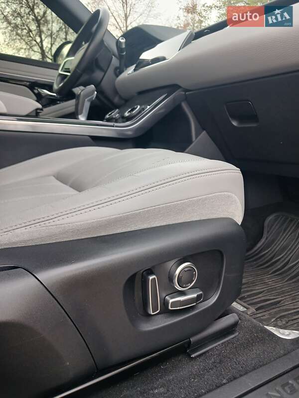 Внедорожник / Кроссовер Land Rover Range Rover Evoque 2020 в Киеве фото 41 Внедорожник / Кроссовер Land Rover Range Rover Evoque 2020 в Киеве